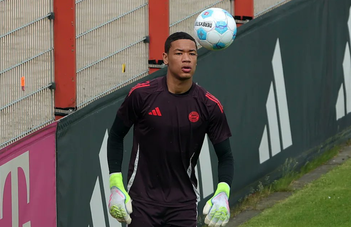 Criza de portari la Bayern O solutie posibila ar fi un junior de 16 ani insa legea muncii din Germania impune restrictii