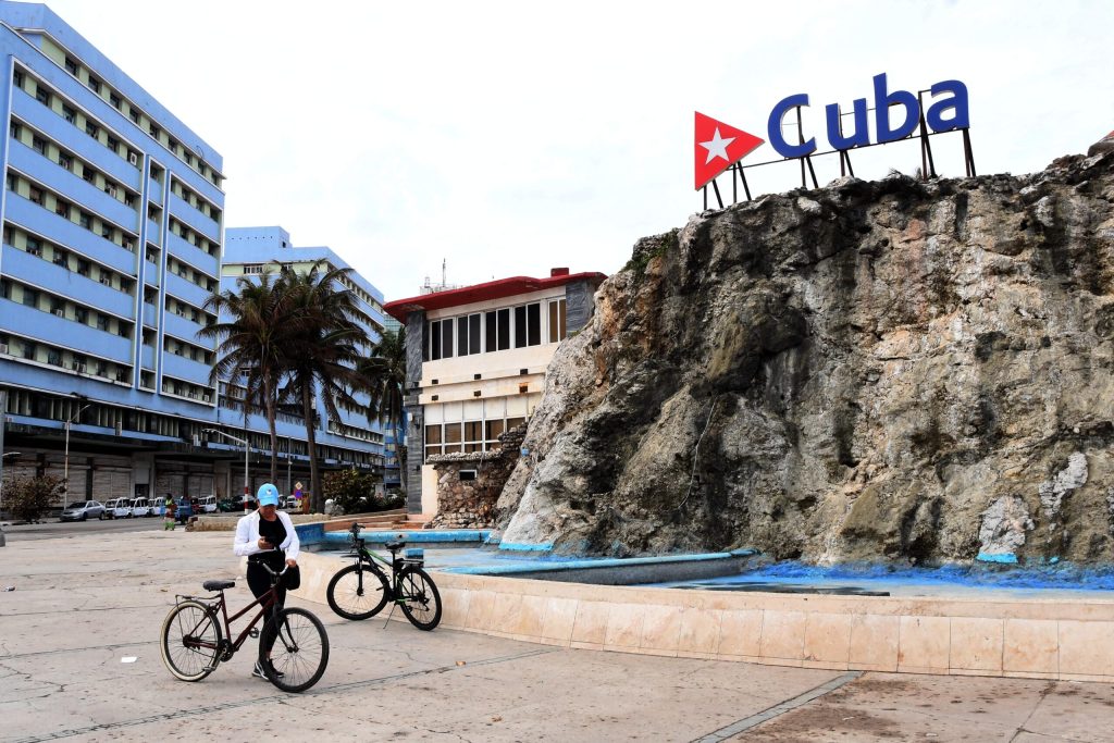 Cuba va fi urmatoarea avertizeaza Donald Trump