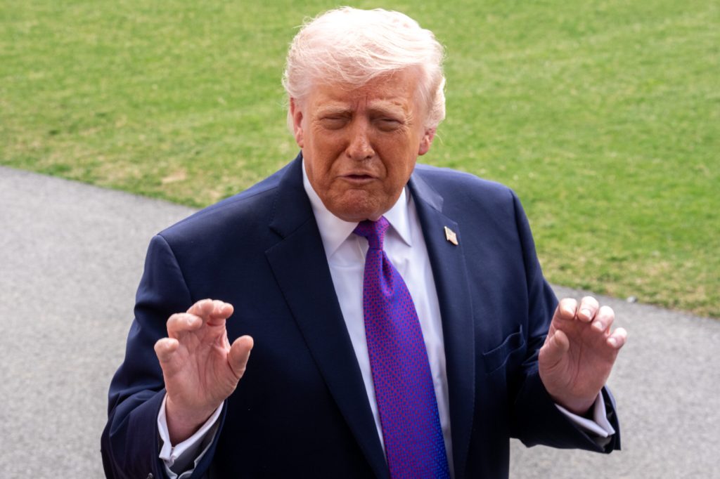 Donald Trump devine tot mai frustrat de lipsa de reactie a NATO in razboiul din Iran Ma intreb ce s ar intampla daca am rezolva ce a mai ramas din stat terorist iranian