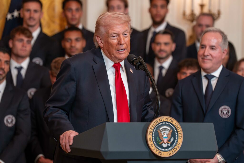 Donald Trump dezvaluie cine crede ca este responsabil pentru atacul asupra scolii de fete din Iran