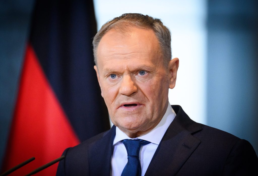 Donald Tusk face apel la Uniunea Europeana sa pastreze acordarea certificatelor gratuite de emisii de carbon