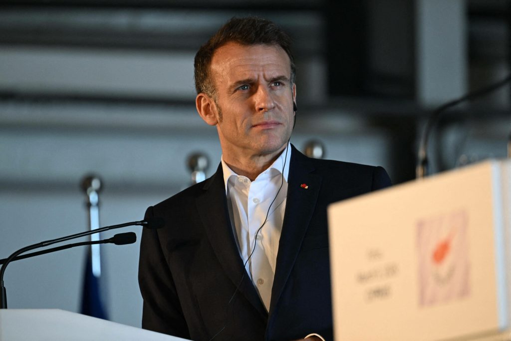 Emmanuel Macron cere negocieri directe intre Israel si Liban