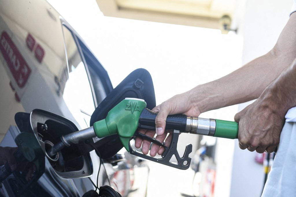 Grecii traverseaza granita in Bulgaria pentru carburant ieftin