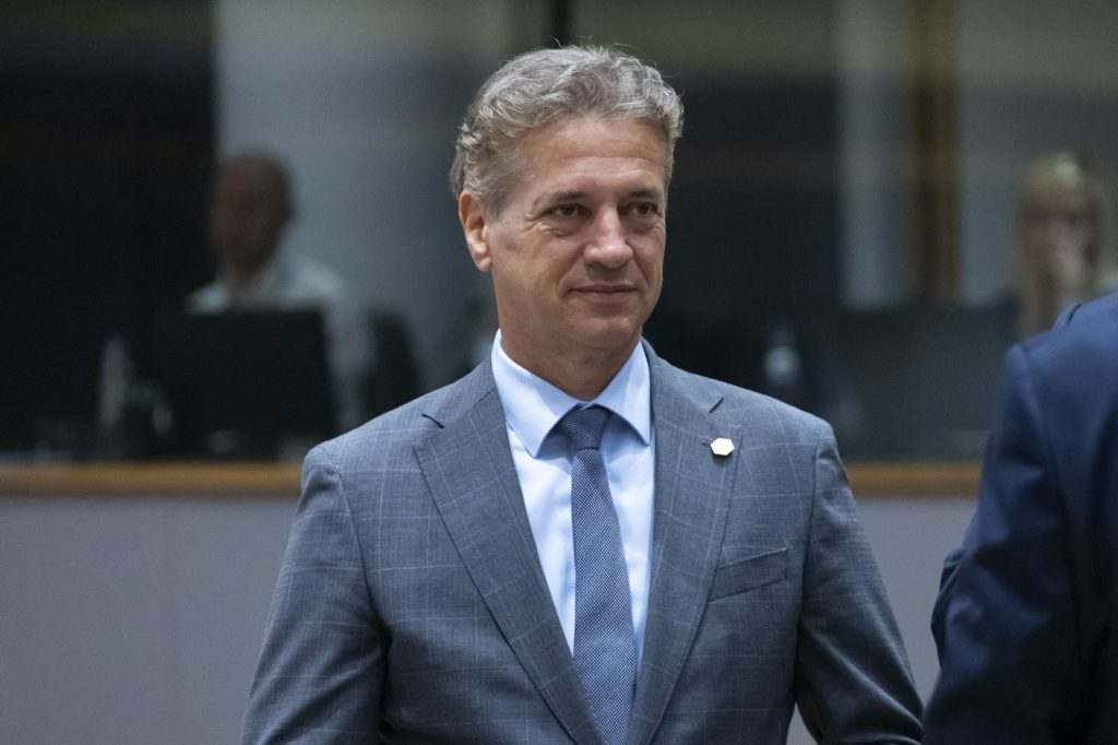 In contextul unui scandal de coruptie Slovenia isi alege noul prim ministru