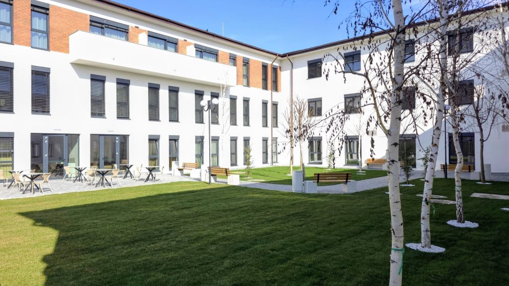 Inscrierile pentru caminul de batrani din Cluj au inceput 70 de locuri disponibile pentru seniorii singuri Cum sa depui dosarul incepand cu 20 martie