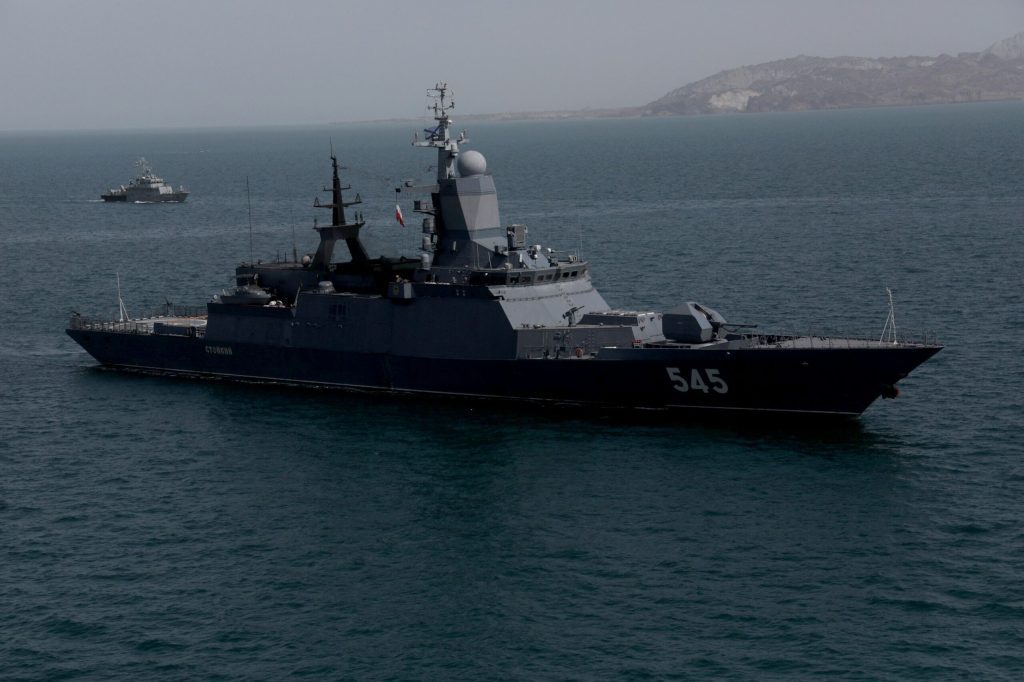 Iranul afirma ca stramtoarea Ormuz este deschisa tuturor navelor cu exceptia celor asociate cu inamicul