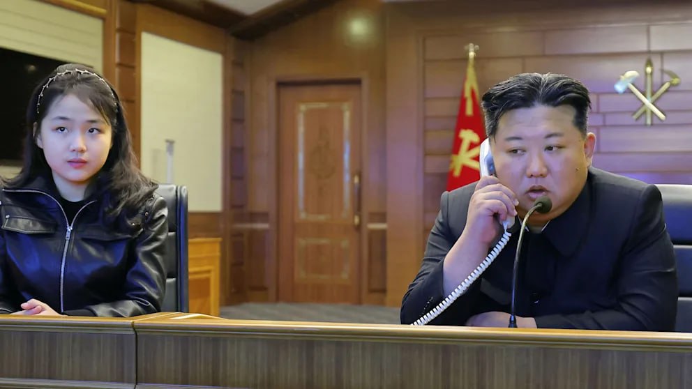 Kim Jong Un testeaza lansari de rachete balistice alaturi de fiica sa posibila urmasa