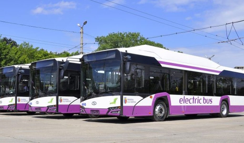 Locuitorii unei comune din Cluj se plang ca asteapta autobuzul in ntuneric Petitie pentru realizarea iluminatului public si instalarea de noi statii pe o linie metropolitana
