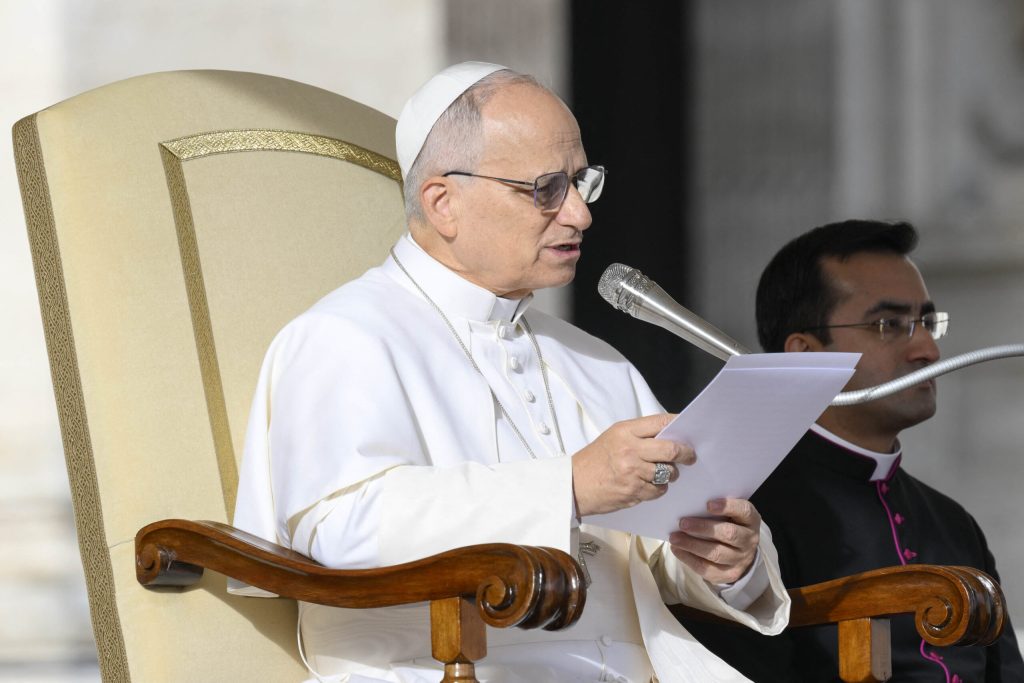 Papa Leon ii incurajeaza pe liderii crestini angajati in razboaie sa si revizuiasca constiinta si sa se marturiseasca