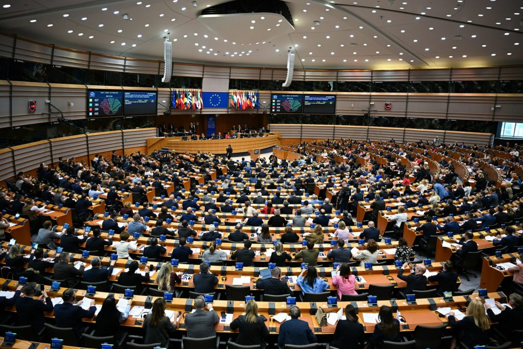 Parlamentul European a aprobat acordul comercial UE SUA impunand conditii stricte