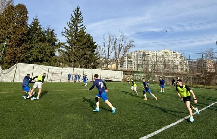 Politistii din Cluj se implica activ pe terenul de fotbal 20 de echipe au luat parte la turneul dedicat Zilei Politiei finala avand loc pe 20 martie