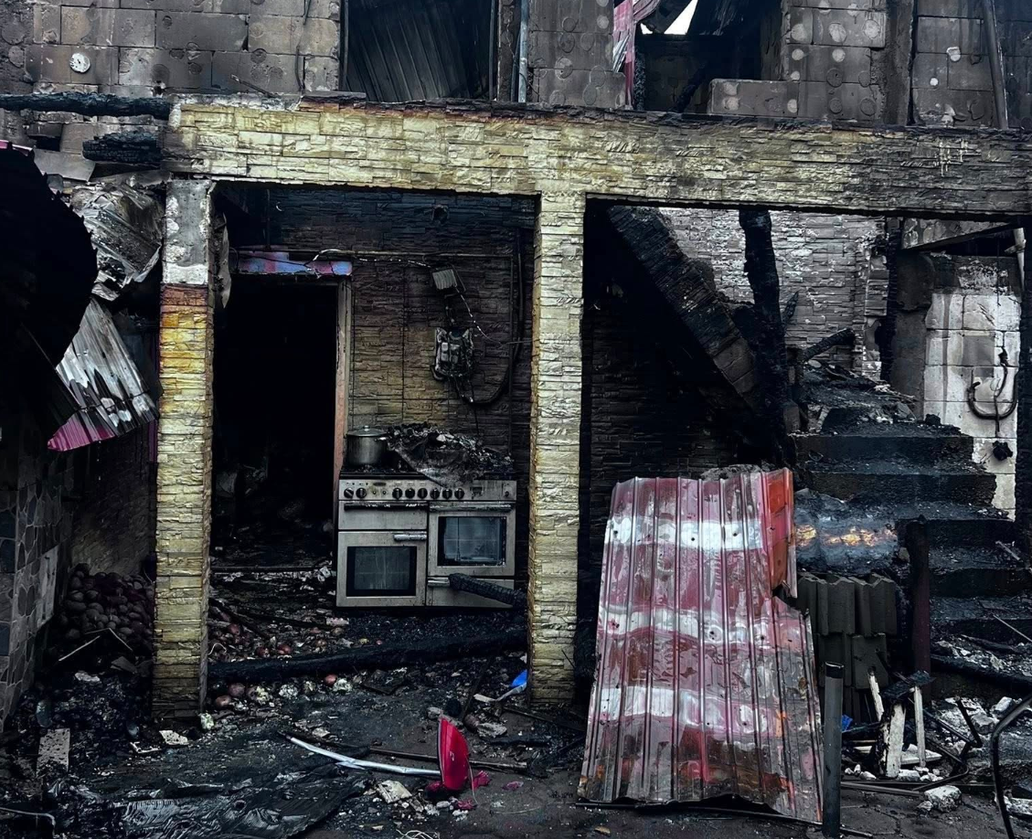 Povestea cutremuratoare a unei familii din Turda care a ramas fara camin din cauza unui incendiu Totul este cenusa Intr o clipa nu mai avem nimic Daca puteti sustineti i