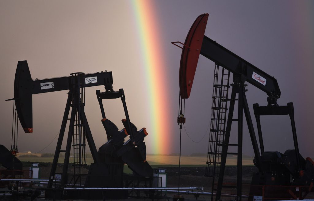 Pretul petrolului depaseste 90 de dolari pe baril pentru prima oara in ultimii doi ani din cauza razboiului din Iran
