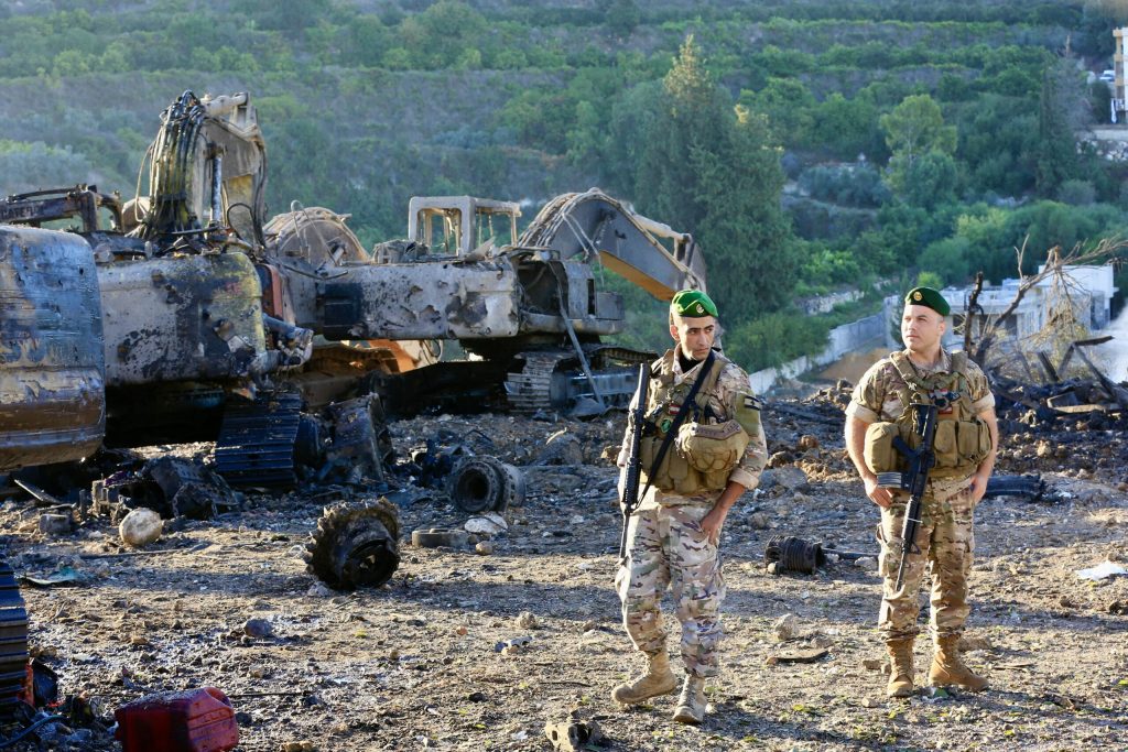 Razboi in Orientul Mijlociu ziua 26 Teheran a lansat rachete spre Israel Kuweit Iordania si Bahrain Cel puin 9 persoane ucise in raidurile israeliene din sudul Libanului Iran informeaza ONU ca anumite nave pot traversa Stramtoarea Ormuz