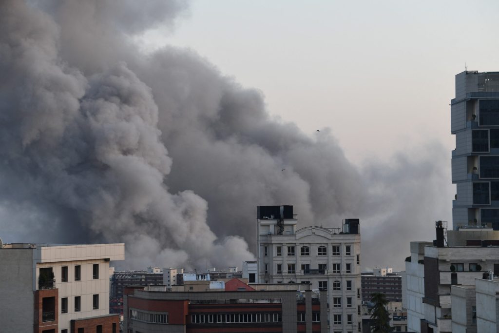 Razboi in Orientul Mijlociu ziua 8 Armata israeliana lanseaza o noua serie de atacuri in Iran Noi declaratii din partea lui Trump Astazi Iranul va primi o lovitura puternica
