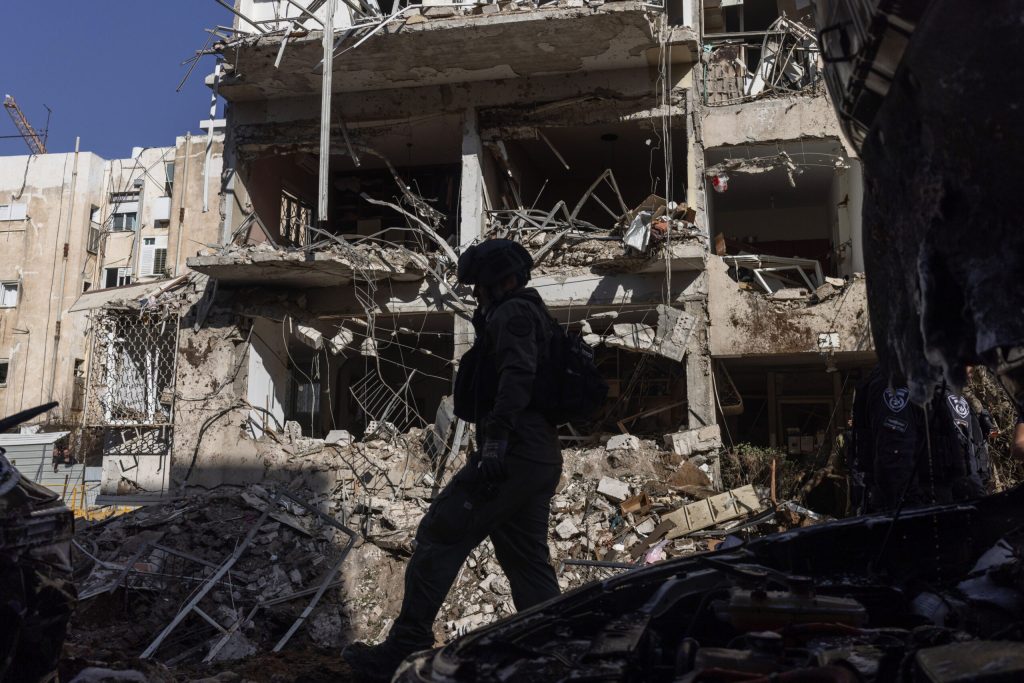 Razboiul din Orientul Mijlociu ziua 29 Rebelii houthi ataca Israelul pentru prima data Noua soldati israelieni raniti in sudul Libanului SUA si Irak anunta consolidarea cooperarii