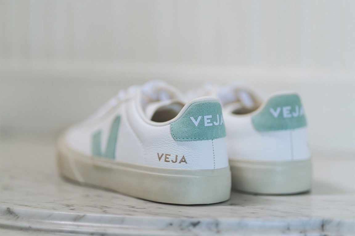 Revolutia sustenabilitatii in moda de lux fenomenul VEJA in Romania P