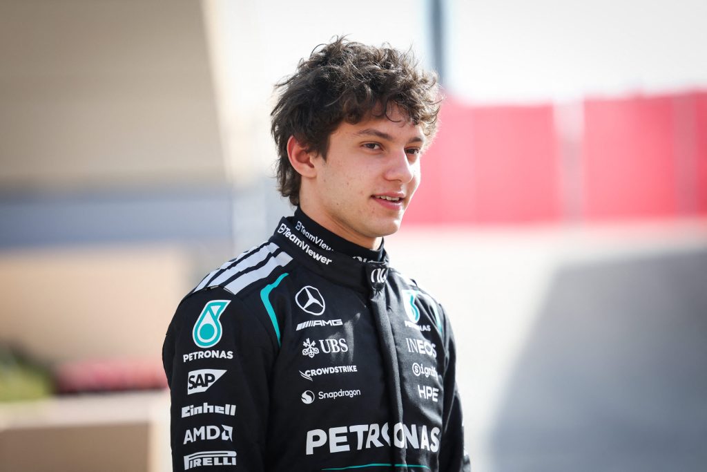 Tanarul Kimi Antonelli castiga Marele Premiu al Chinei