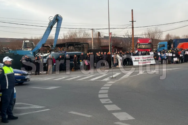 Traficul intens de pe o strada din Cluj Napoca afecteaza locuintele cetatenilor Clujenii se afla intr un impas Simtim vibratii constante