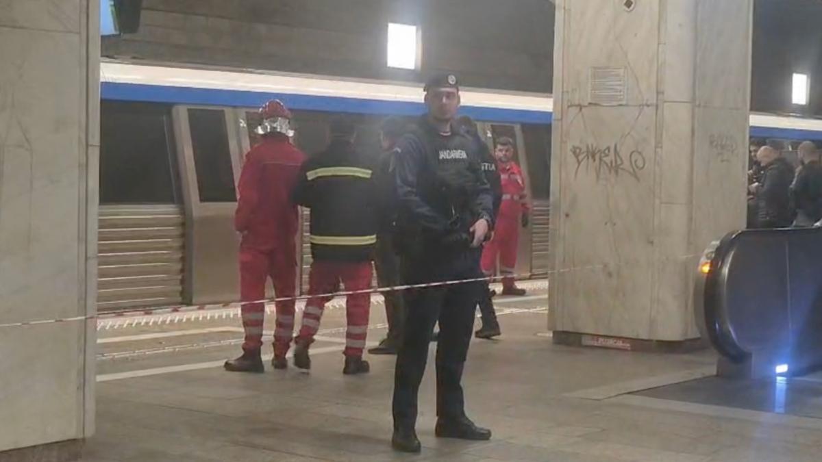 Un tanar de 21 de ani a decedat dupa ce a fost lovit de metrou la statia Piata Unirii 2 din Bucuresti Circulatia