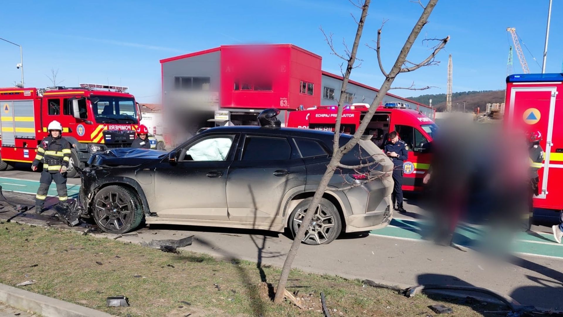 VIDEO Cum s a petrecut accidentul grav din Floresti Cluj in care au fost implicate doua masini iar un barbat a ramas prins intre fiarele vehiculului