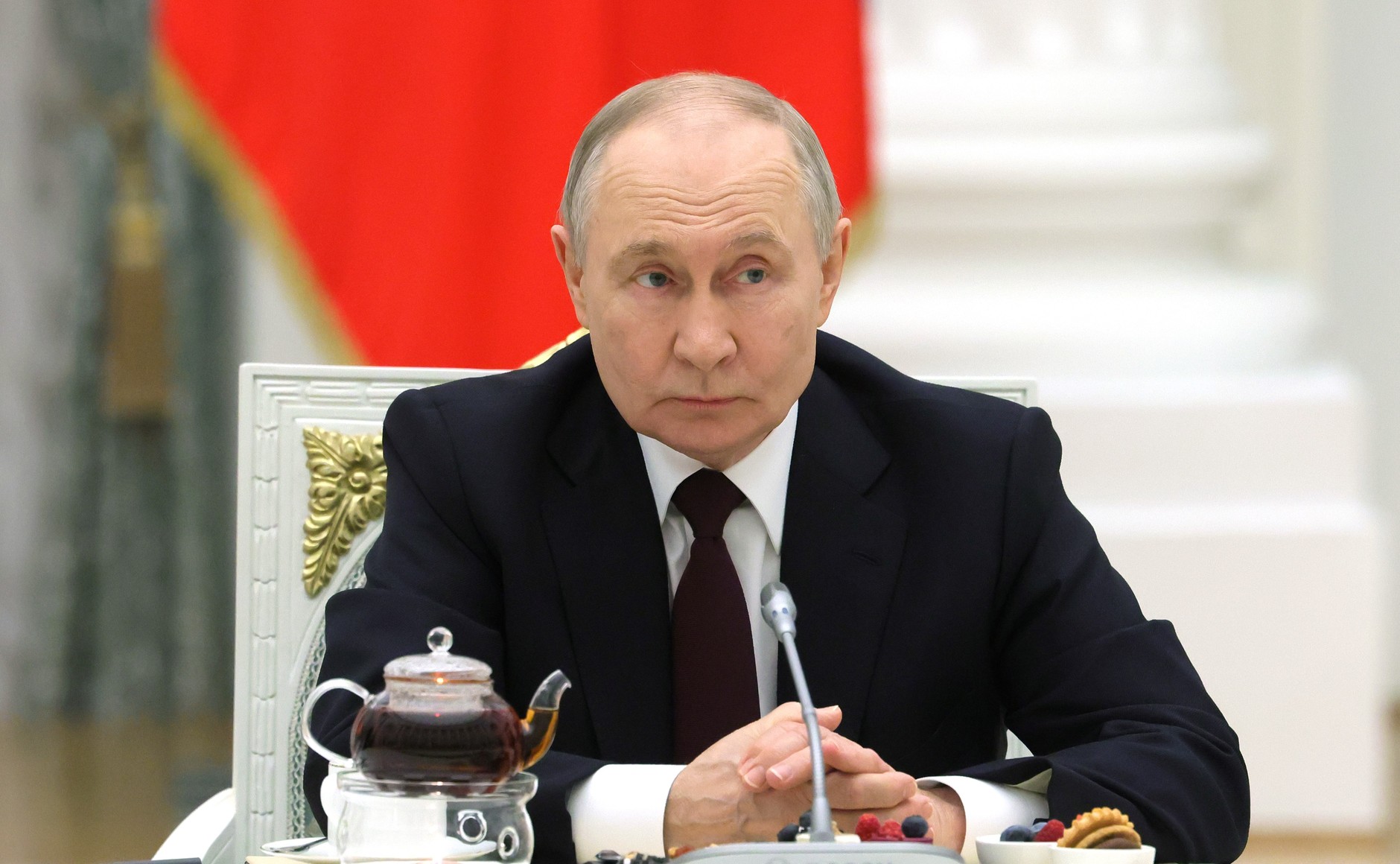 Vladimir Putin se implica in criza globala a petrolului Ce mesaj transmite Europei