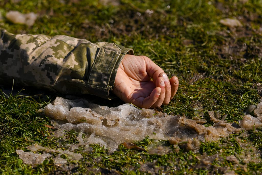 treisprezece persoane au murit in ucraina din cauza atacurilor aeriene iar un copil a decedat in rusia