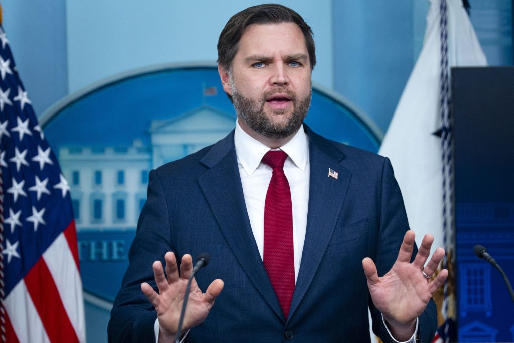 vicepresedintele JD Vance spune ca este fascinat de OZN uri extraterestri sunt fiinte ceresti care zboara si fac lucruri ciudate oamenilor