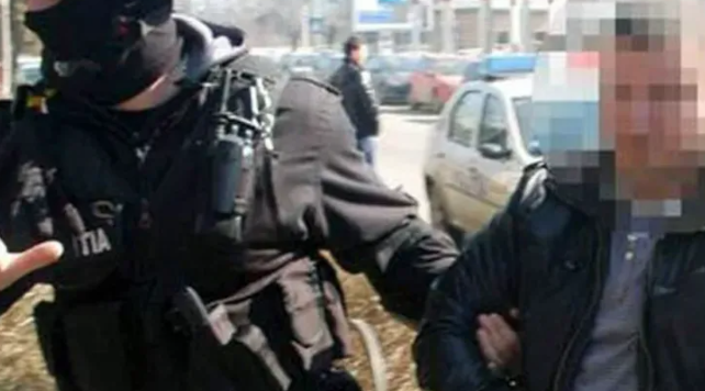 A incalcat legea Un barbat a fost retinut in Cluj Napoca dupa ce s a intalnit cu femeia de care avea interdictie