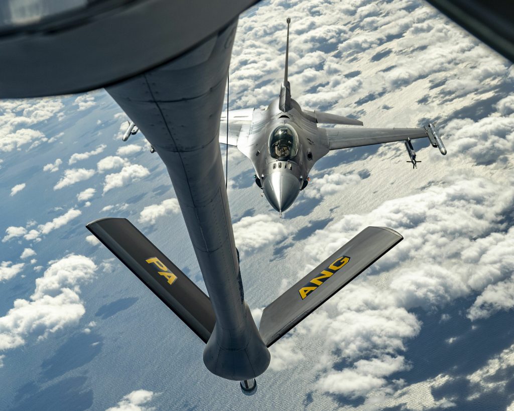 Al doilea membru al echipajului avionului doborat de Iran este inca disparut