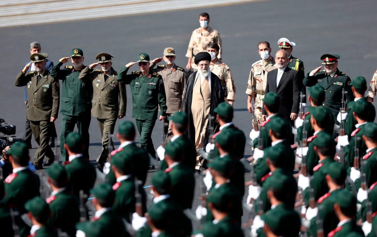 Amnesty International semnaleaza ca Iranul recruteaza copii inclusiv de 12 ani pentru a i transforma in soldati