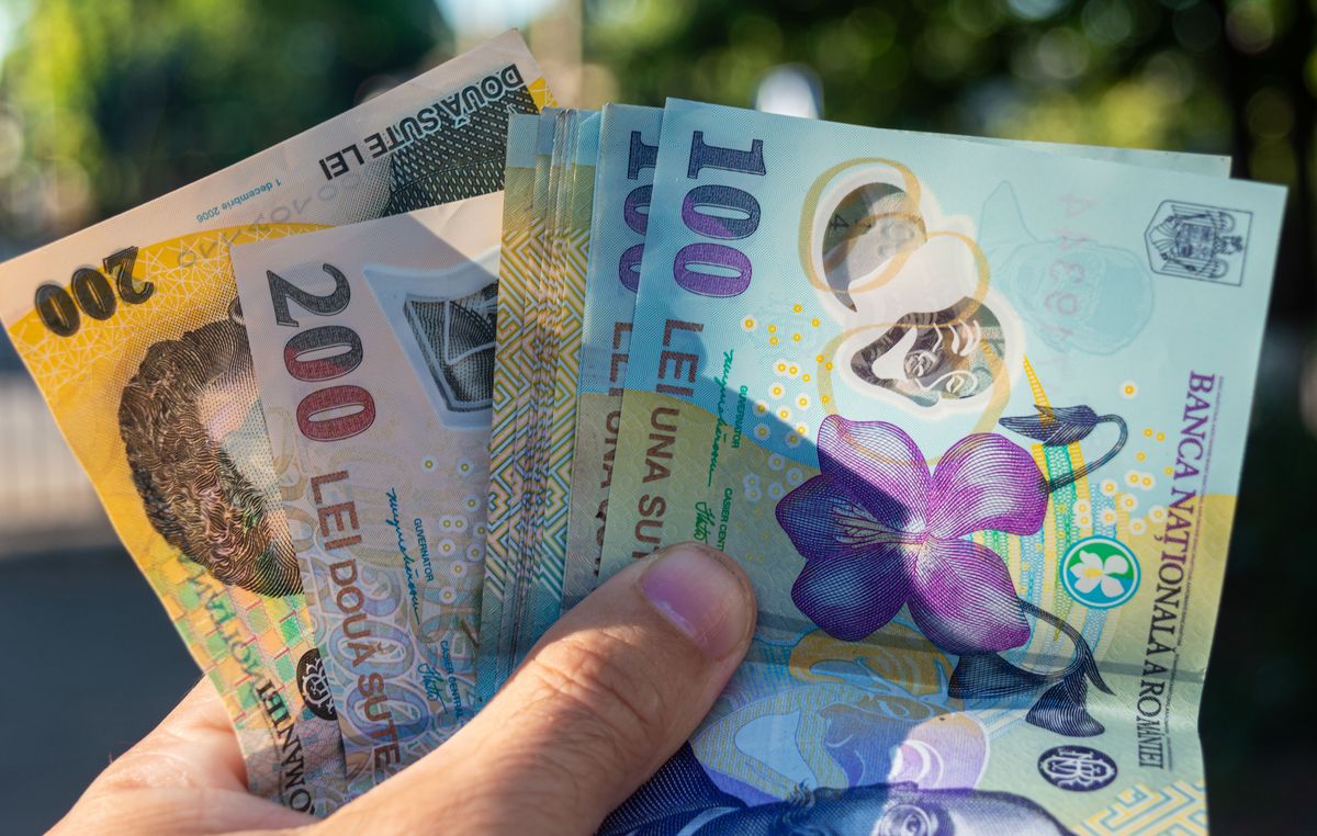 Ce sa eviti sa faci cu banii tai Superstitia legata de salariu care ar trebui sa ramana o noapte in casa