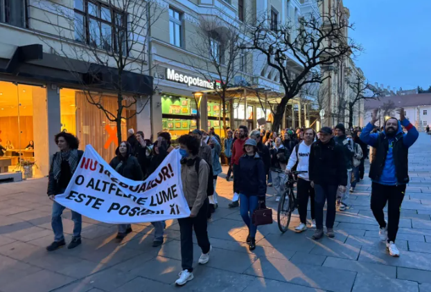 Clujenii iesesc la protest Se organizeaza o manifestatie impotriva implicarii Romaniei in conflictul cu Iran