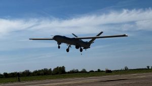 Dronele Watchkeeper testate pentru prima data in Romania Elbit a deschis luni o fabrica in apropiere