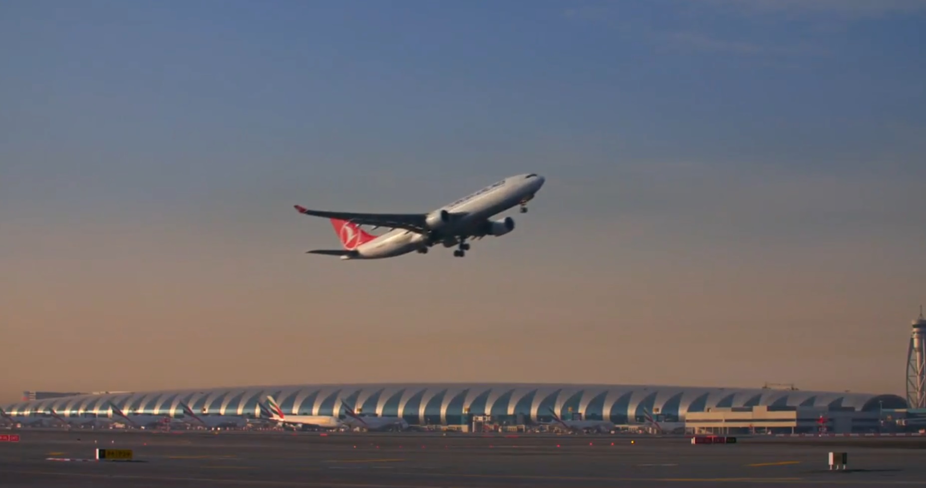 Irakul isi inchide din nou spatiul aerian