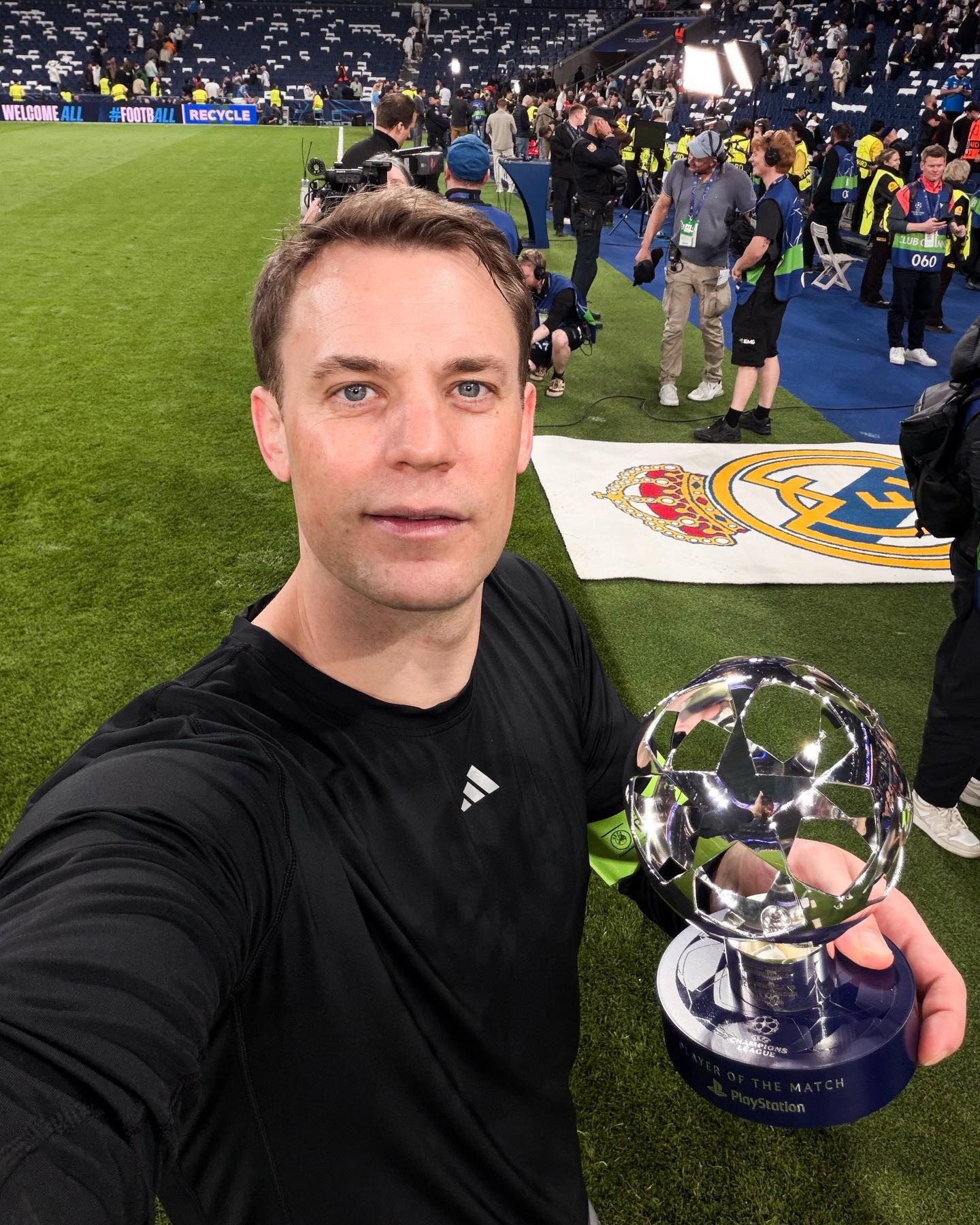 Kompany antrenorul echipei Bayern despre Neuer desemnat jucatorul meciului in victoria impotriva Real Madrid Impresionant