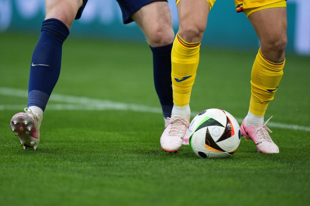 Meciuri de fotbal manipulate in Romania Cinci persoane sunt investigate de catre politie