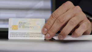 Modificare semniificativa in procedura de eliberare a cartilor de identitate Certificatul de nastere nu va mai fi obligatoriu