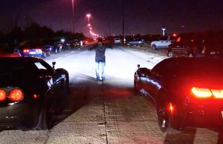 Nopti albe in Cluj Napoca Curse ilegale cu masini modificate terorizeaza un intreg cartier Nu este prima nopte
