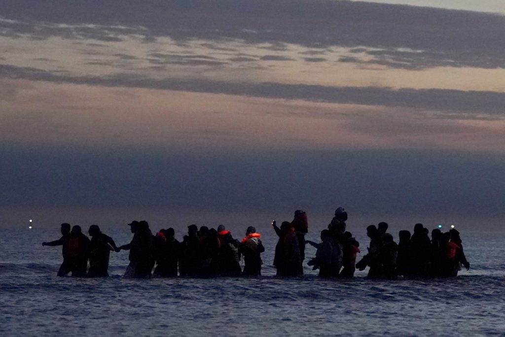 Patru persoane au murit in tentativa de a traversa Canalul Manecii