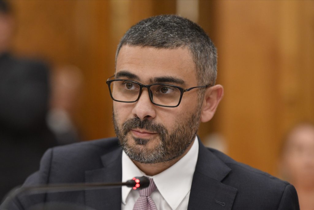 Peste 2 8 milioane de pensionari vor primi ajutoare de pana la 1 000 de lei Manole Conceptul de vulnerabilitate le a afectat demnitatea acestor oameni