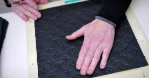 Producatorul de piele detinut de LVMH asociat cu defrisarile incearca sa slabesca reglementarile ecologice ale UE