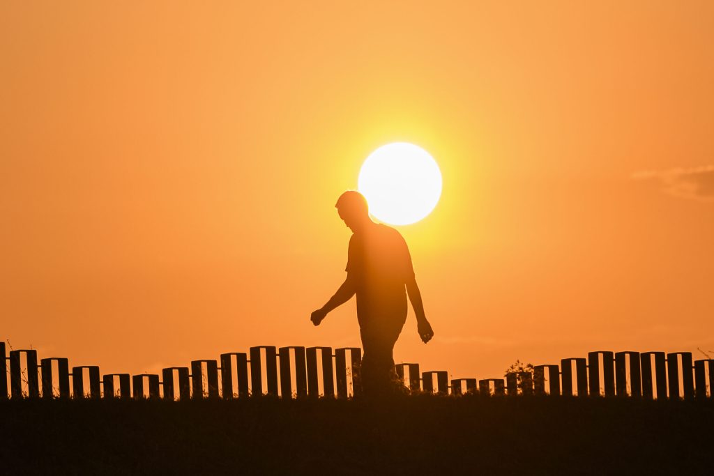 Raport Valuri de caldura fara precedent in aproape intreaga Europa in 2025 Expert Schimbarile climatice reprezinta realitatea cu care ne confruntam