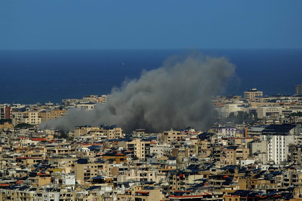 Razboiul din Orientul Mijlociu ziua 34 Israel a interceptat un atac cu rachete din Teheran Primul discurs al lui Trump la Casa Alba despre razboi Preturile petrolului au crescut imediat dupa discurs