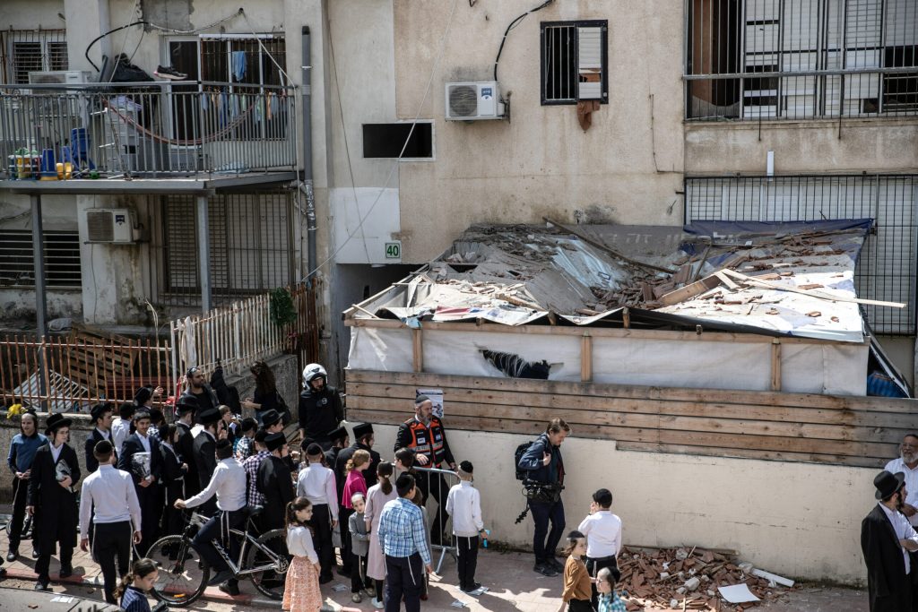 Razboiul din Orientul Mijlociu ziua 35 Consiliul ONU va vota cu privire la folosirea fortei pentru eliberarea Stramtorii Ormuz Iranul doboara avioane de vanatoiare americane Incendiu la o statie de gaze din Emiratele Arabe Unite