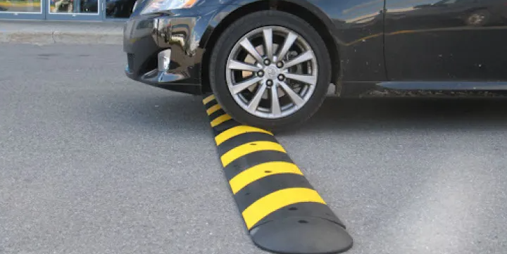 Revolta pe o strada din Cluj Napoca Limitatorul de viteza perturba locuintele si linistea clujenilor Afecteaza grav pacea