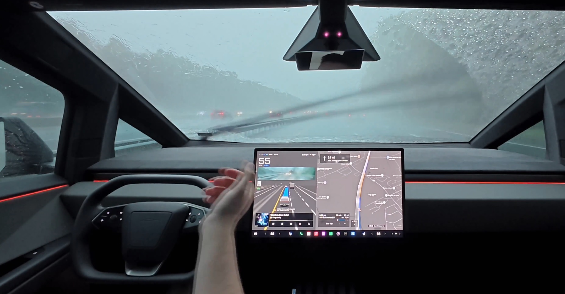 Tesla recunoaste ca robotaxiurile sale pot fi controlate de oameni de la distanat