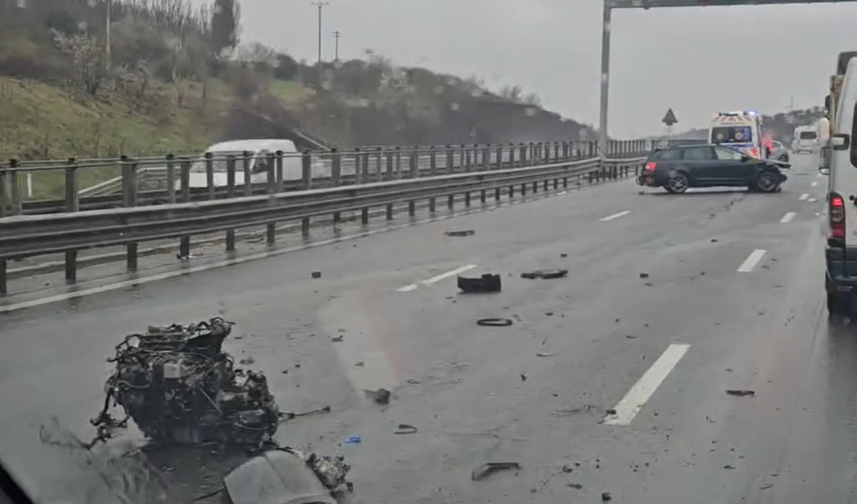 VIDEO Accident pe Autostrada Transilvania A3 IN ACEASTA MOMENT Pompierii intervin cu echipament de descarcerare Doi barbati raniti primesc ingrijiri medicale
