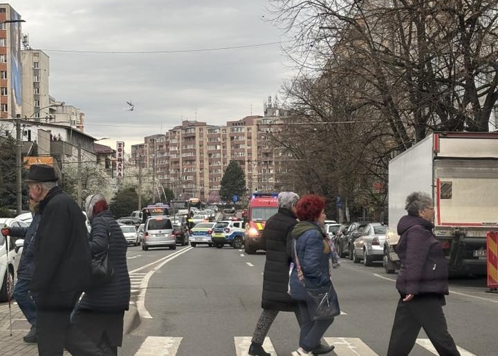accident grav in cluj o alta persoana pieton a fost lovita de o masina o femeie de aproximativ 50 de ani a fost dusa la spital