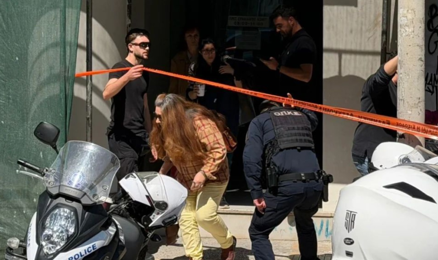 atac armat in atena mai multi raniti din cauza a doua incidente suspectul este inca in cautare